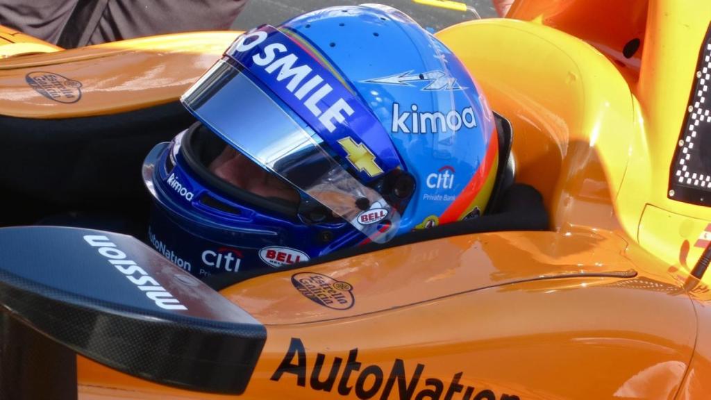 Fernando Alonso durante los entrenamientos de las 500 Millas de Indianápolis Foto: Twitter (@McLarenIndy)