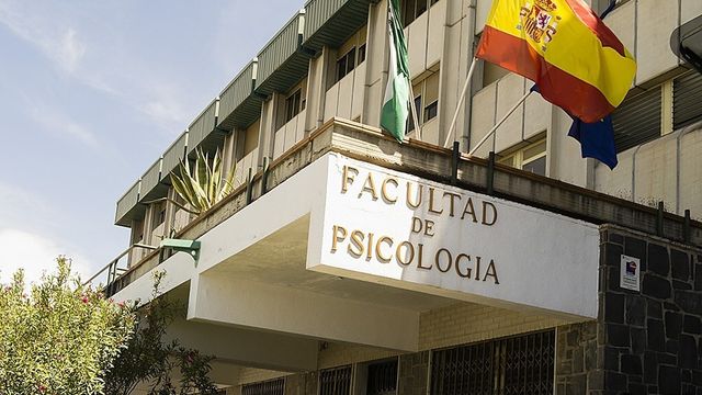Facultad de Psicología en la Universidad de Granada