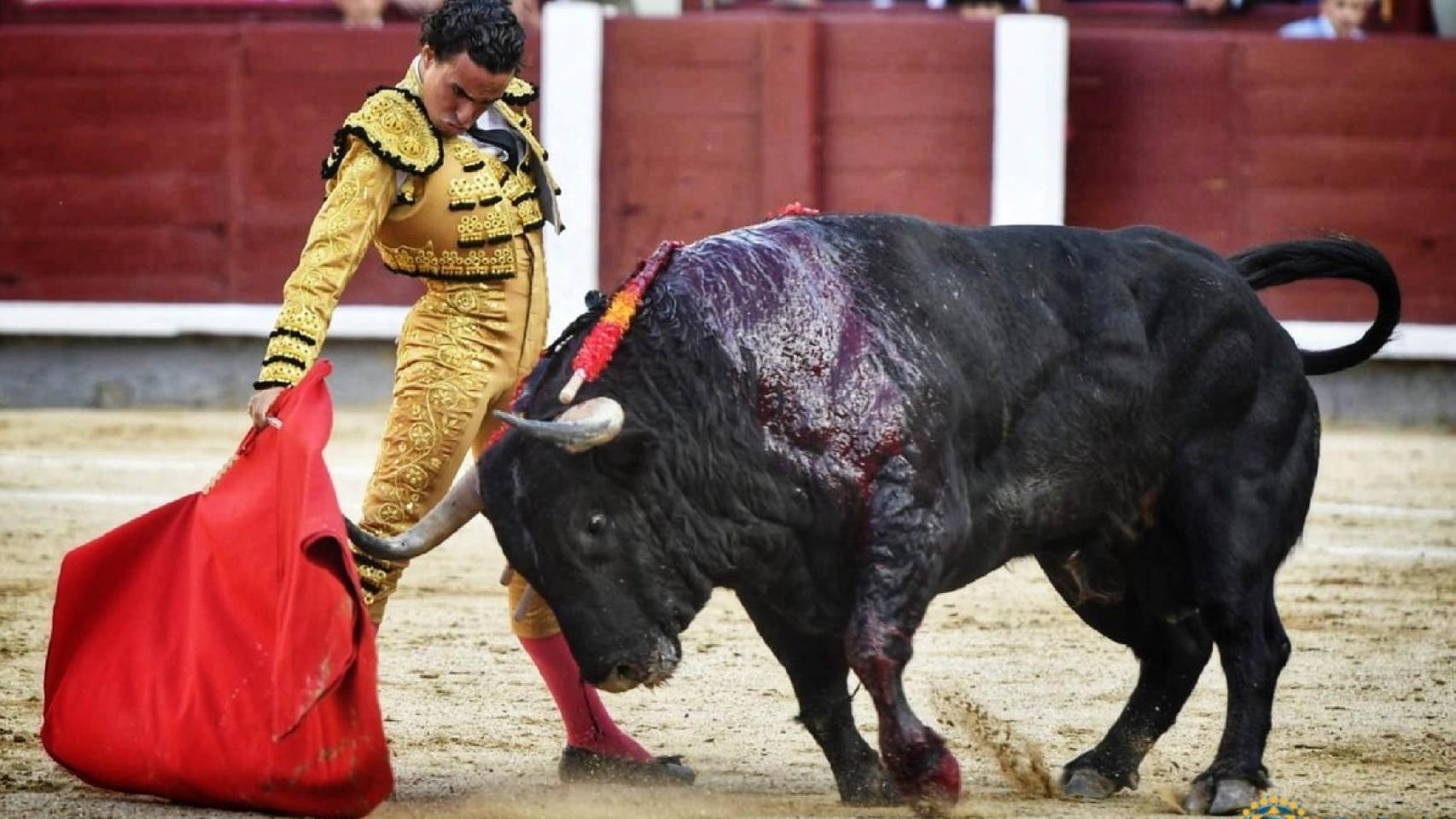 Derechazo de Joaquín Galdós