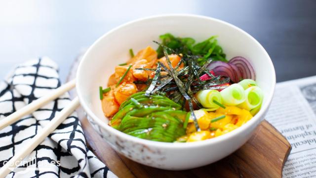 Poké de salmón, la manera más fácil y rápida de preparar un poke bowl