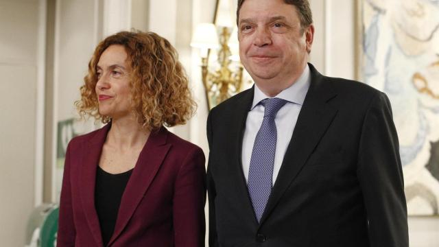 El ministro de Agricultura asumirá las funciones de Política Territorial en sustitución de Meritxell Batet