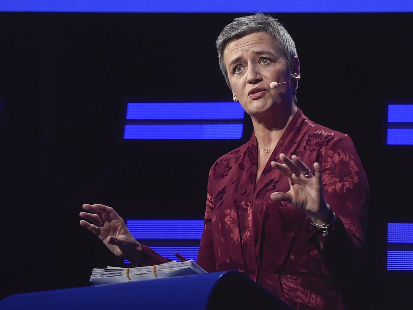 La comisaria Vestager, durante el debate de candidatos a suceder a Juncker