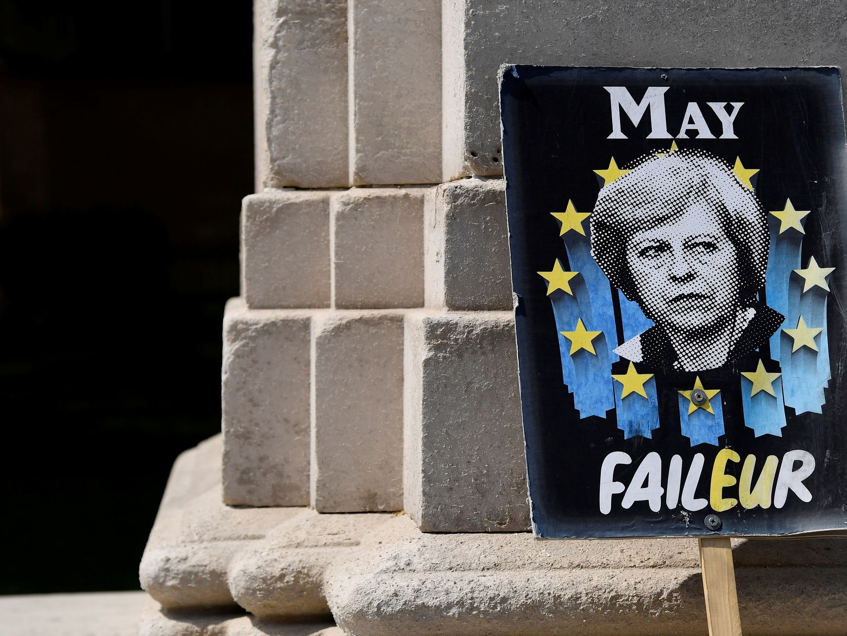 Una pancarta de detractores de May, en Londres.