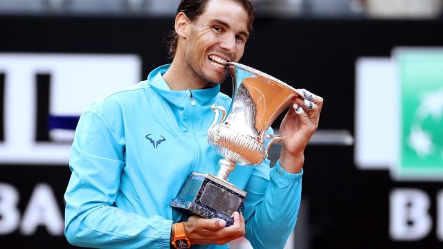 Nadal, con el título de campeón de Roma.
