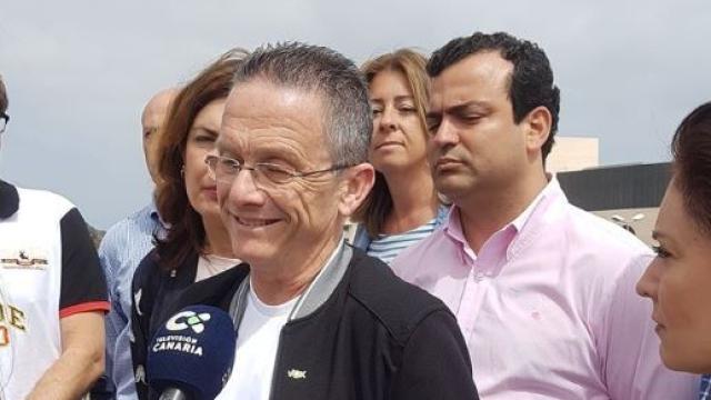 Vox responde a Podemos: pide llamar Amancio Ortega a un hospital de Canarias