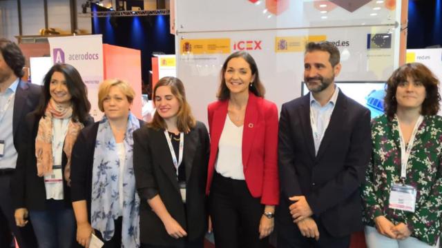 La ministra en funciones Reyes Maroto en su visita a la segunda jornada del DES.