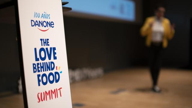 Danone celebra sus primeros 100 años con una mirada al futuro llena de amor en 'The Love Behind Food'