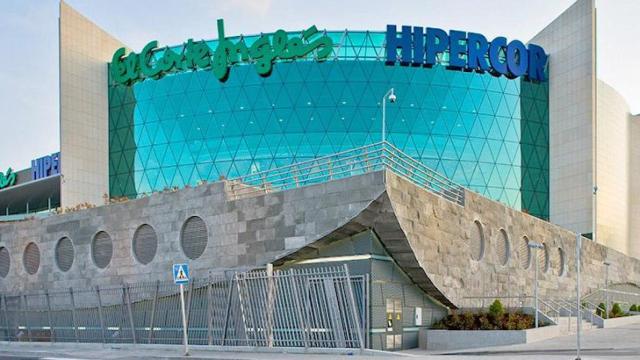 El Corte Inglés podría ofrecer su local coruñés de Marineda a Carrefour o Alcampo