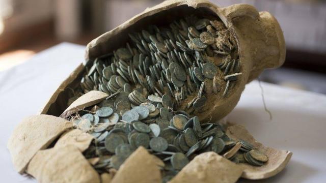 Una de las ánforas de 'Tesoro de Tomares'.