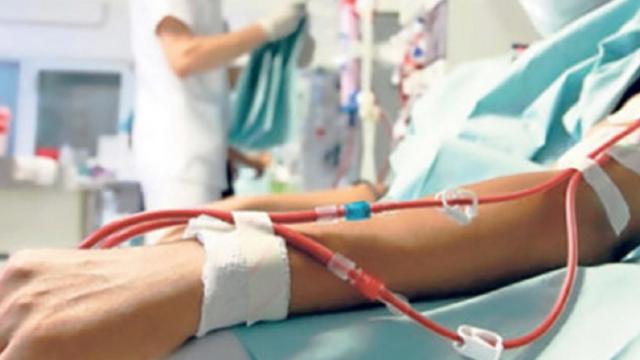 Un paciente se somete a diálisis