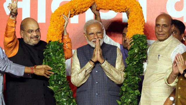 Narendra Modi celebra su victoria.