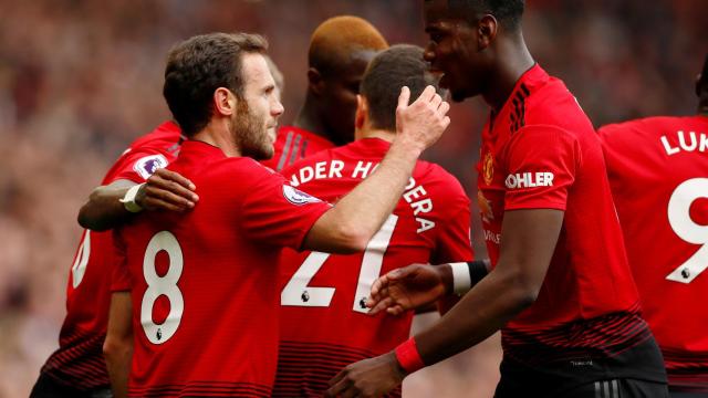 Juan Mata, Pogba y los jugadores del Manchester United