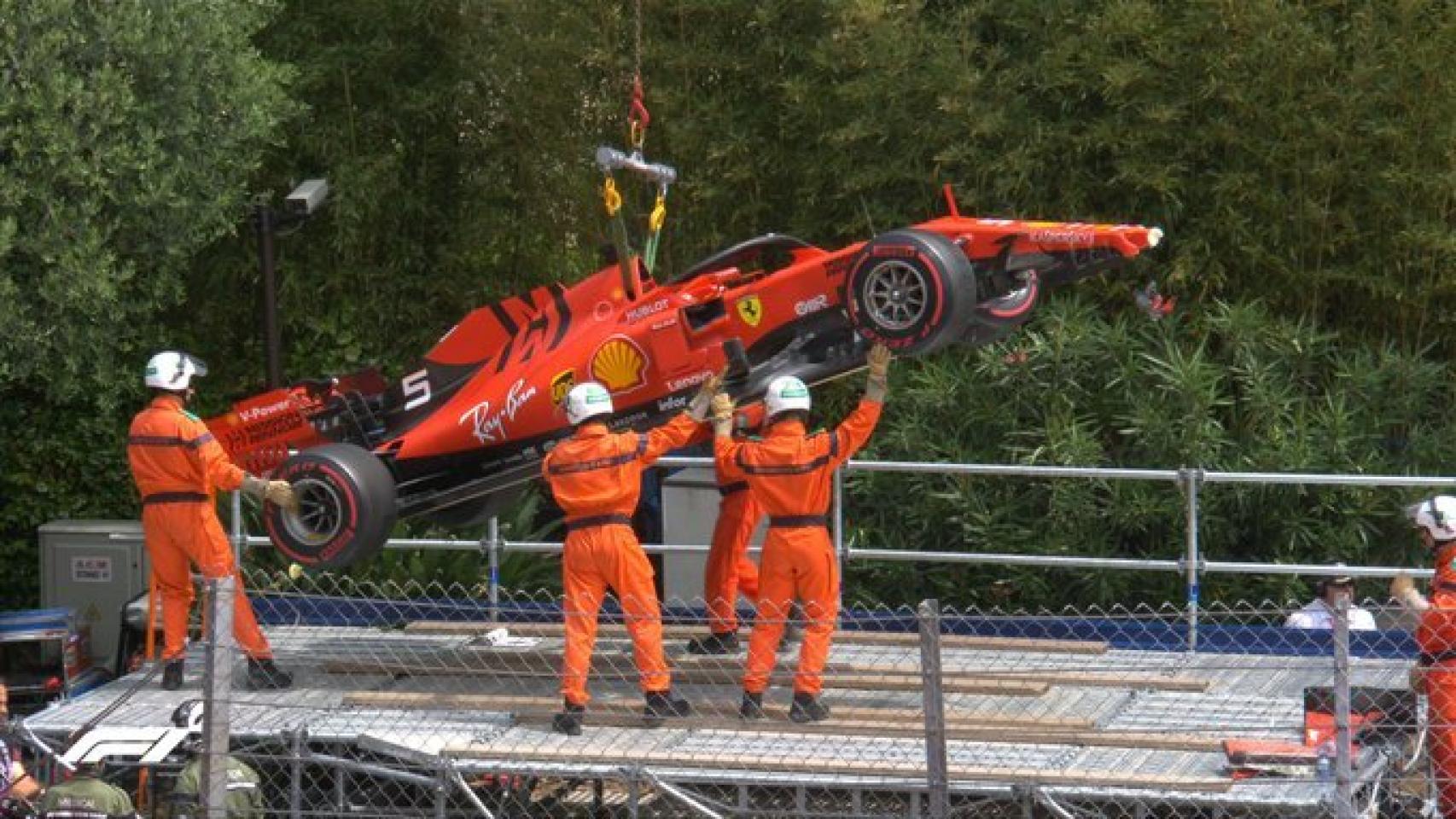 Las asistencias sacan el monoplaza de Vettel del circuito de Mónaco. Foto: Twitter (@F1)