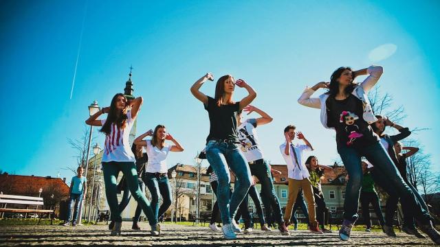 Pasos básicos para el baile de la bachata