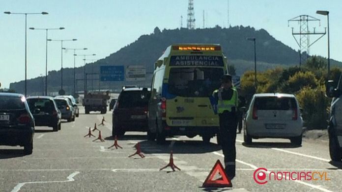 accidente va30 valladolid atasco 1