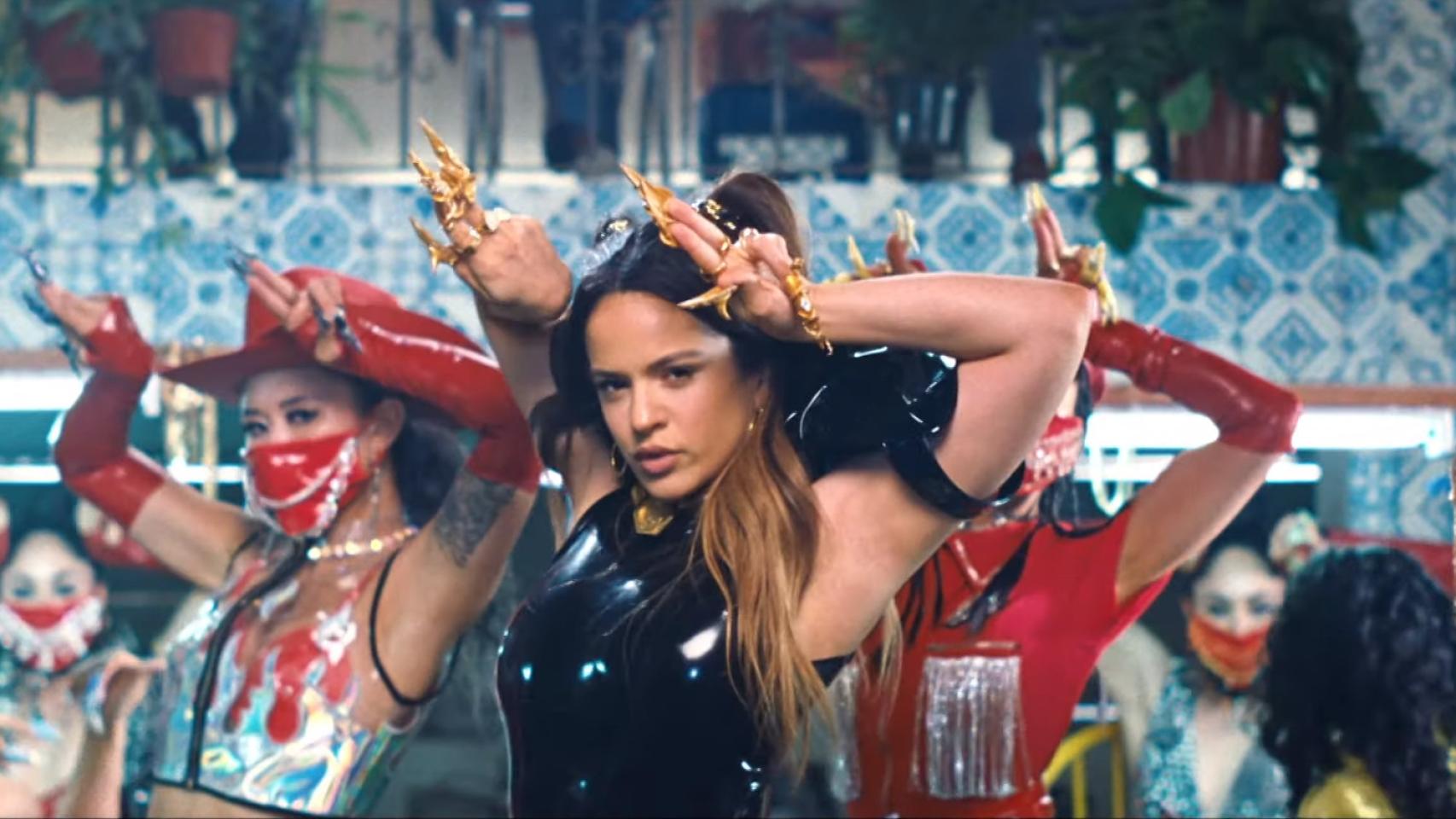Fotograma del nuevo videoclip de Rosalía, Aute cuture.