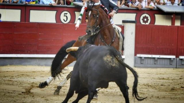 Leonardo cortó una oreja a cada toro