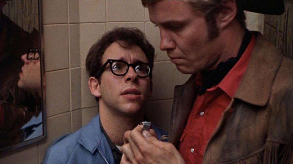 Jon Voight con Bob Balaban en una de las escenas más polémicas.