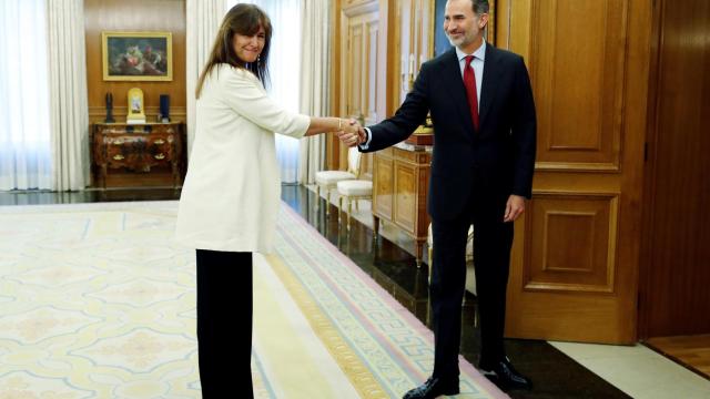 Laura Borràs, junto al rey Felipe VI.