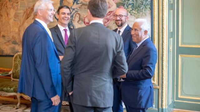 Sánchez, durante la minicumbre en Bruselas para el reparto del poder en la UE