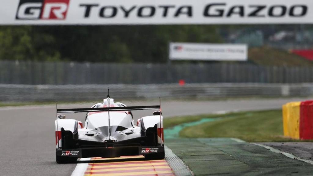 Fernando Alonso, al volante del Toyota Hybrid Foto: Instagram (@fernandoalo_oficial)