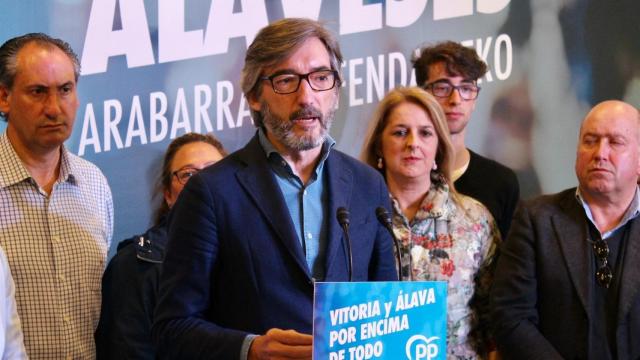 Iñaki Oyarzabal en una intervención del partido