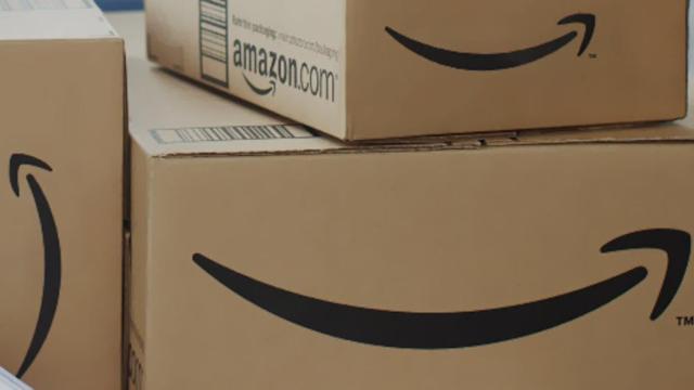 Una caja de Amazon en una imagen de archivo.