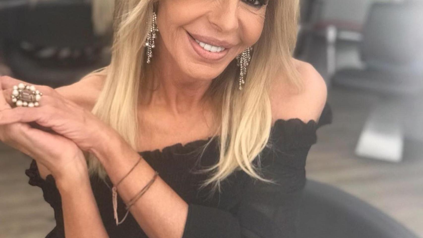 Bibiana Fernández ha compartido una foto en bikini que ha retocado hasta el fin.