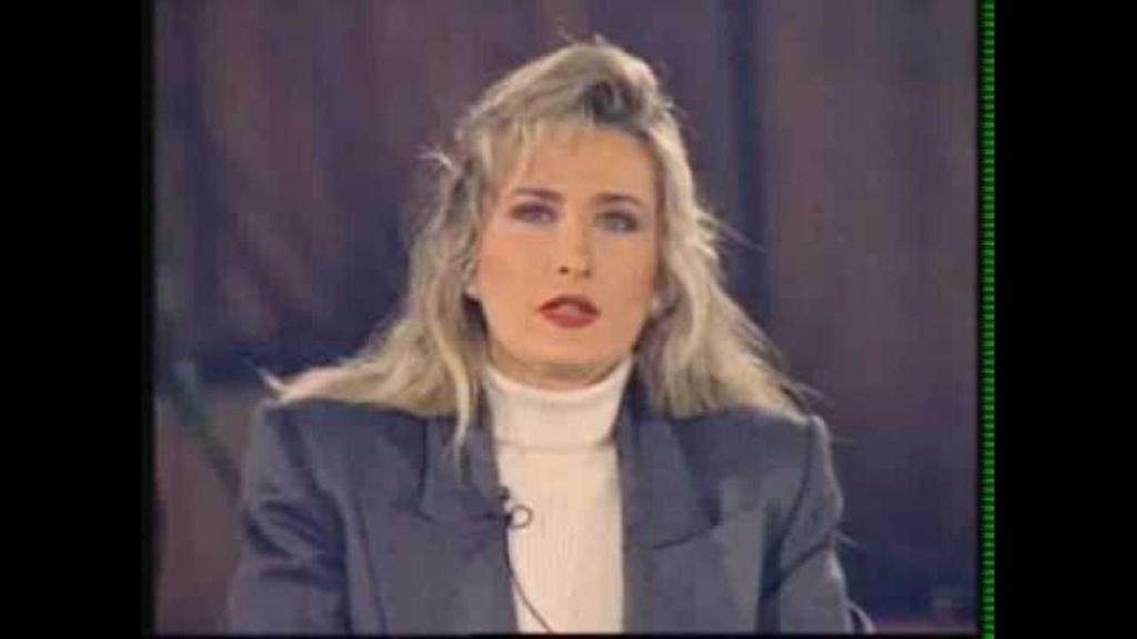 Nieves Herrero con el directo desde Alcàsser el día que encontraron a las niñas.