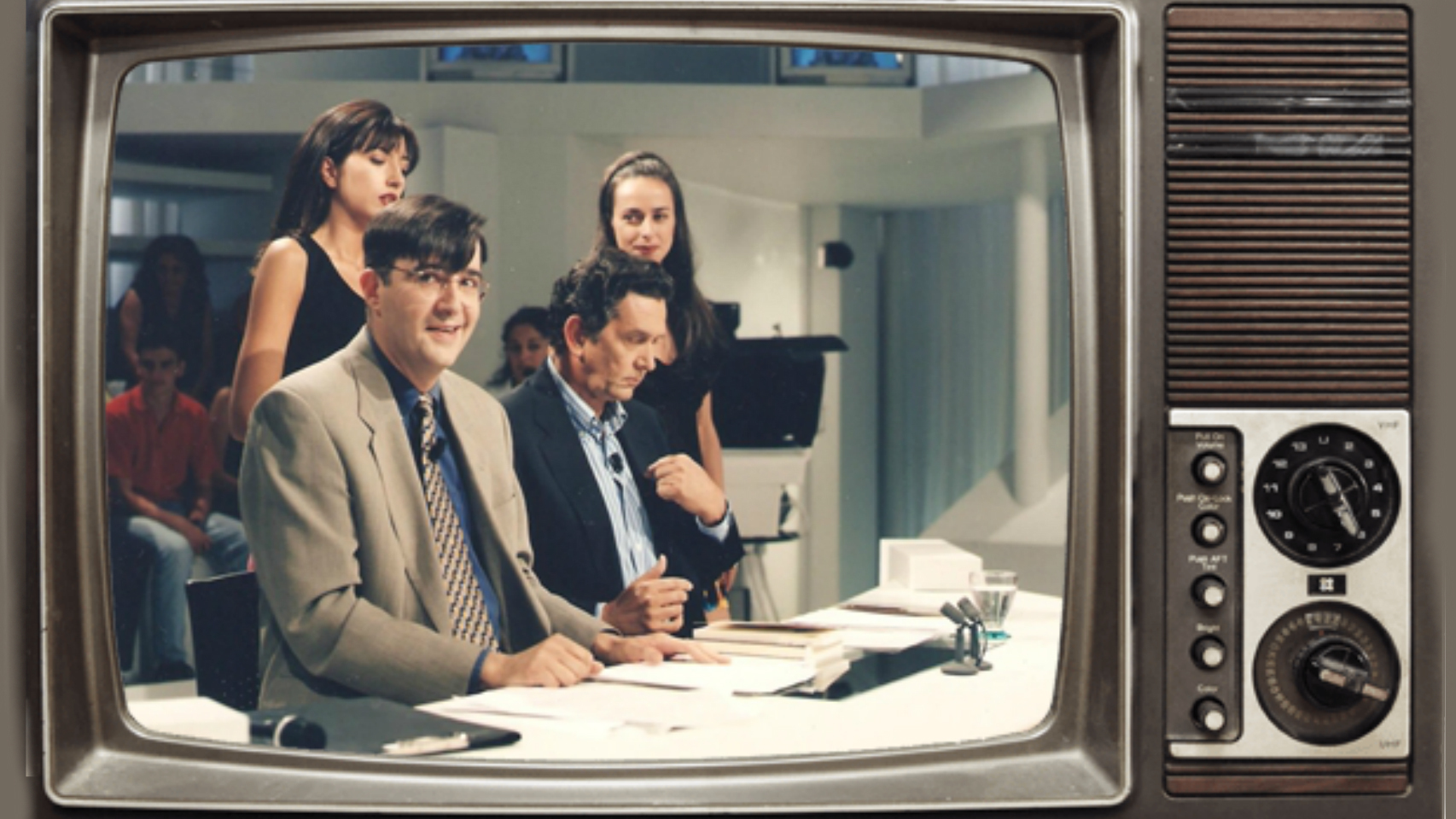 Los presentadores de 'Lo + Plus' de esa temporada en montaje JALEOS.