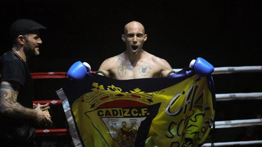 Carlos Coello celebra una victoria