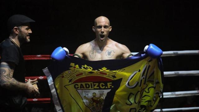 Carlos Coello celebra una victoria