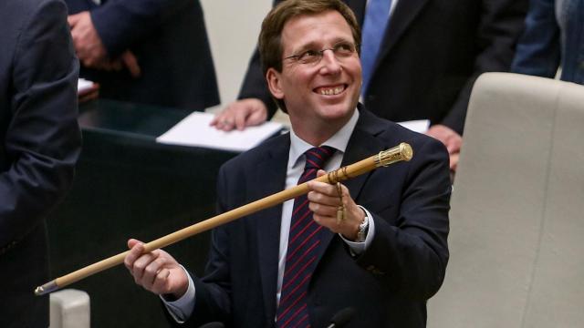 El nuevo alcalde de Madrid, José Luis Martínez-Almeida, tras ser investido en la Sesión de constitución del Ayuntamiento de Madrid.