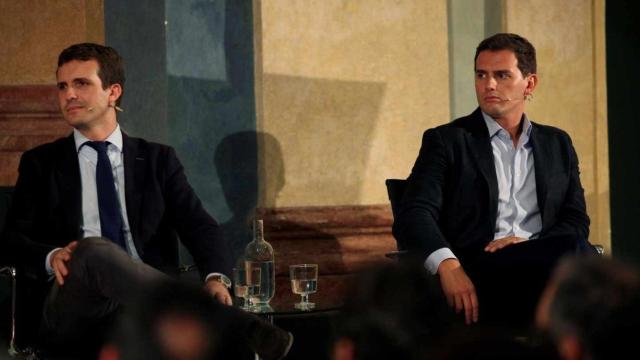 Rivera y Casado pugnan por el liderazgo de la oposición.