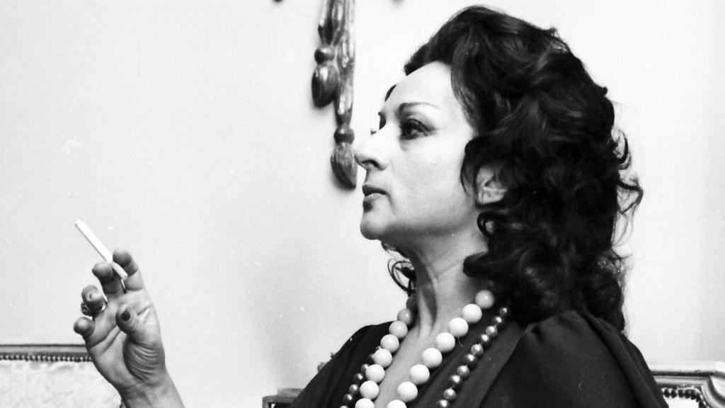 Lola Flores (Esquire).