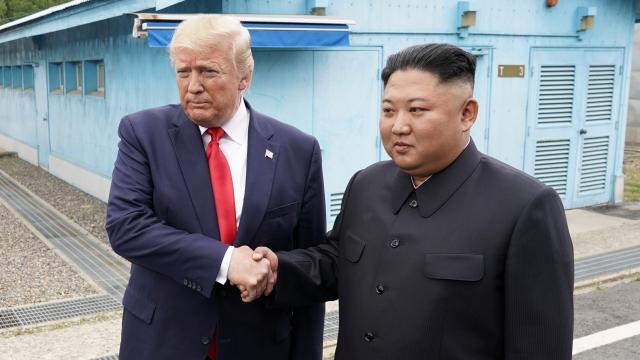 Trump celebra un histórico encuentro con Kim en la frontera intercoreana