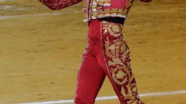 Escribano da la vuelta al ruedo tras indultar a 'Tahonero'