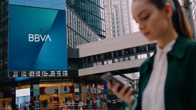BBVA unifica su marca en todo el mundo con una “revolución” en su imagen