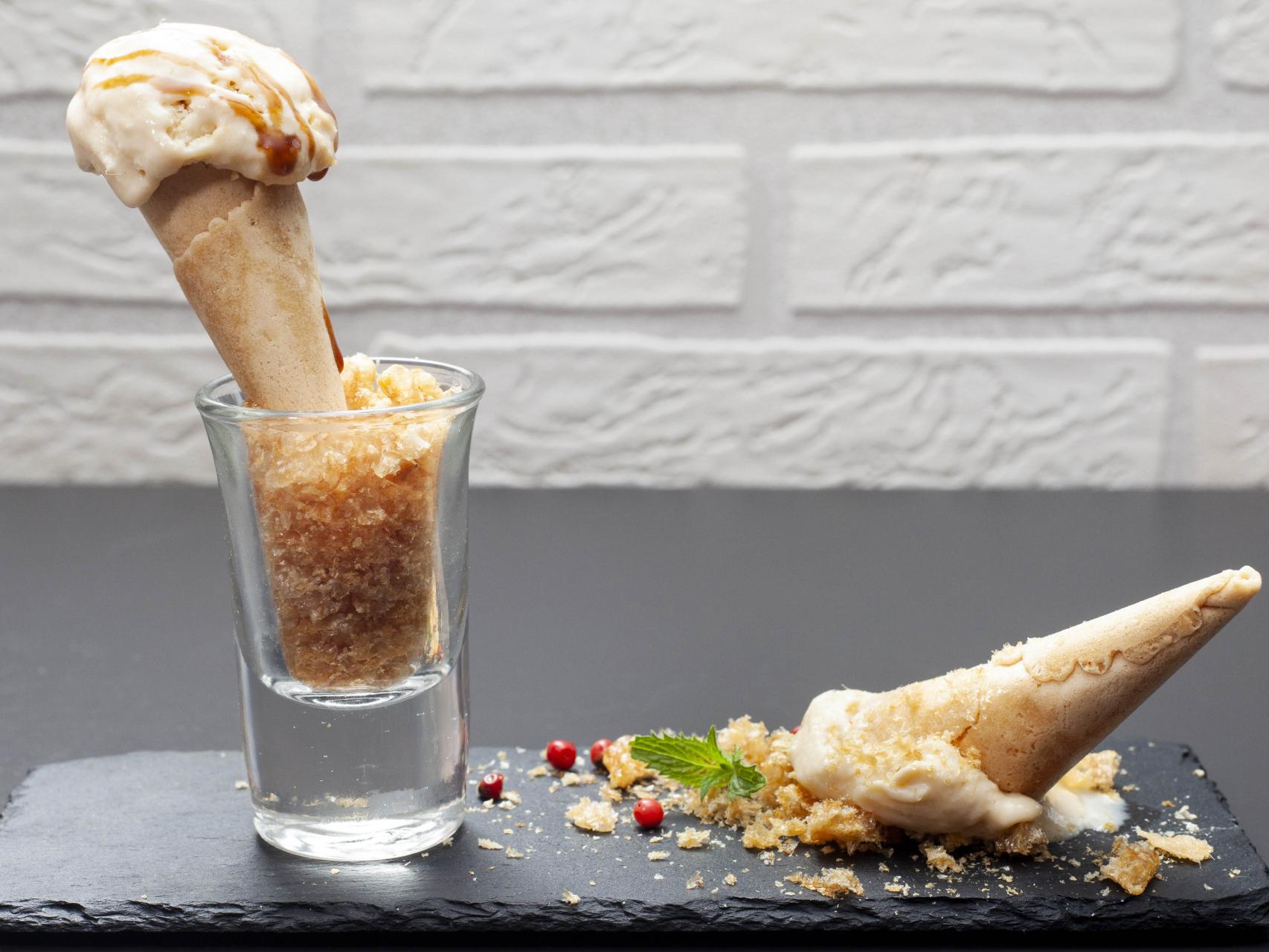 Helado de torreznos y otras 26 recetas locas para rendir homenaje al torrezno en Soria