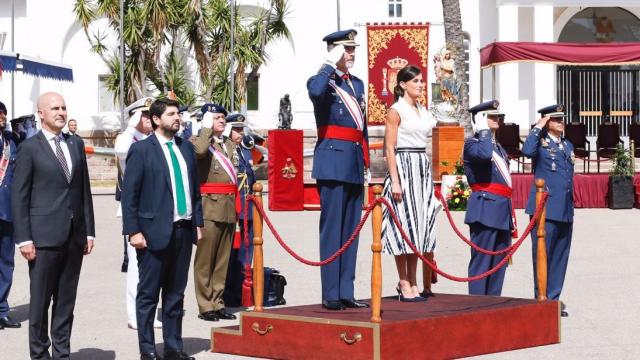 Los reyes Felipe y Letizia en la Entrega de Reales Despachos de Empleo en la Academia General del Aire
