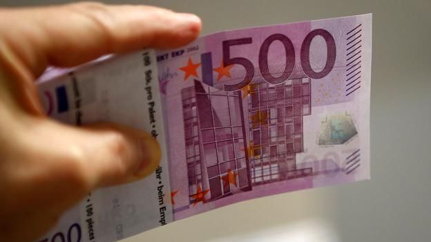 Un billete de 500.