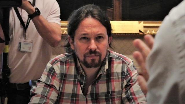 Pablo Iglesias, en una foto de archivo de una reunión con su grupo en el Congreso.