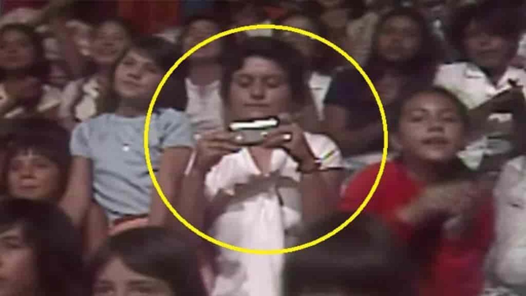 Fragmento del documental de Parchís en el que aparece un aparato desconocido