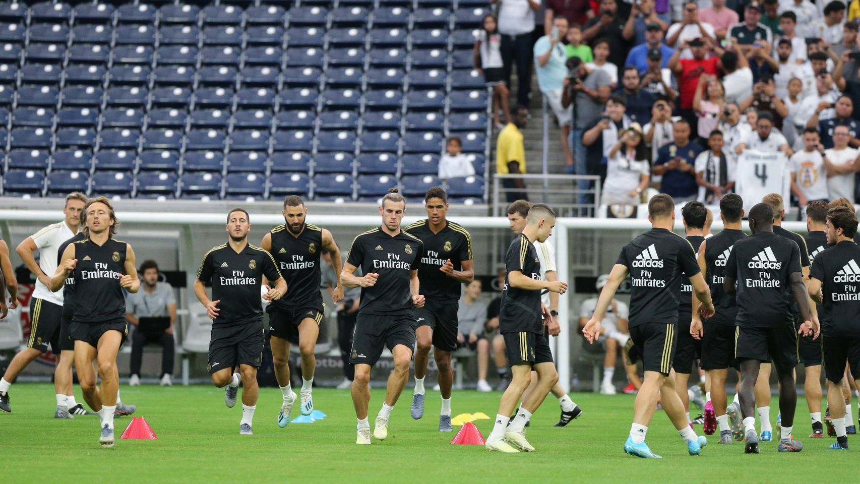 Plantilla del Real Madrid entrenando en Houston (Estados Unidos).