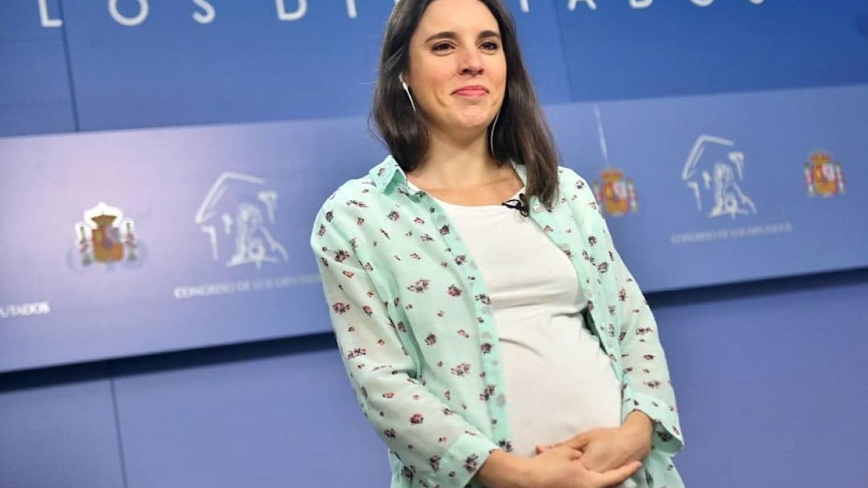 Irene Montero no acudió al debate de investidura por su avanzado estado de gestación.