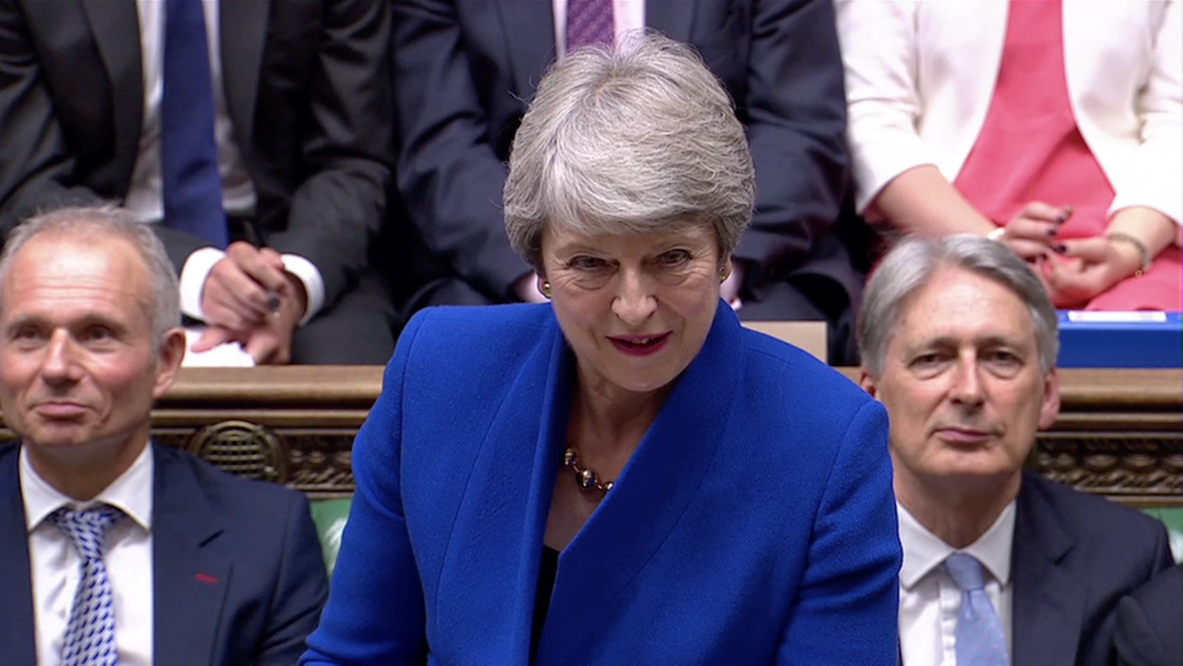 Theresa May en su última sesión de control como primera ministra