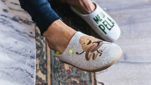 Cusibisi: la tienda de A Coruña que vende zapatillas hechas con mondas de patatas