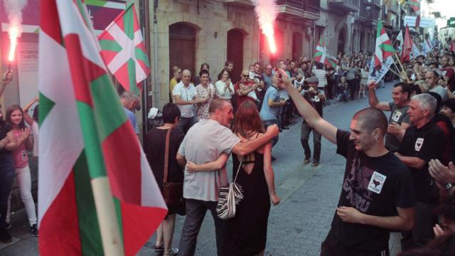 Recibimiento en Oñate (Guipúzcoa) de uno Xabier Ugarte, uno de los secuestradores de Ortega Lara