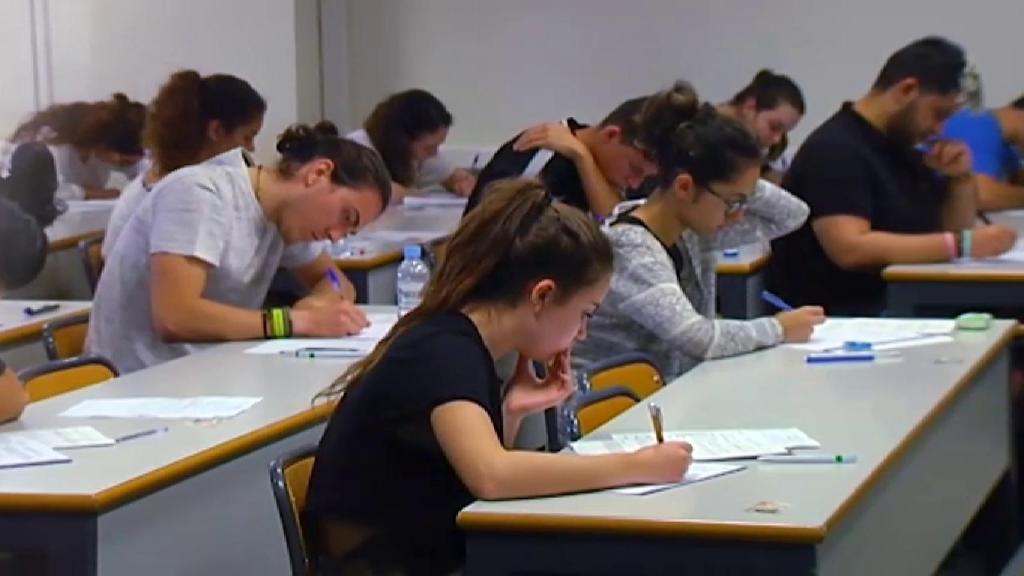 Estudiantes universitarios