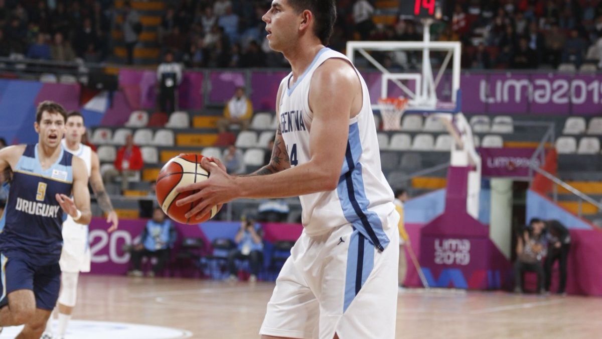 Gabriel Deck con Argentina. Foto: Twitter (@cabboficial)